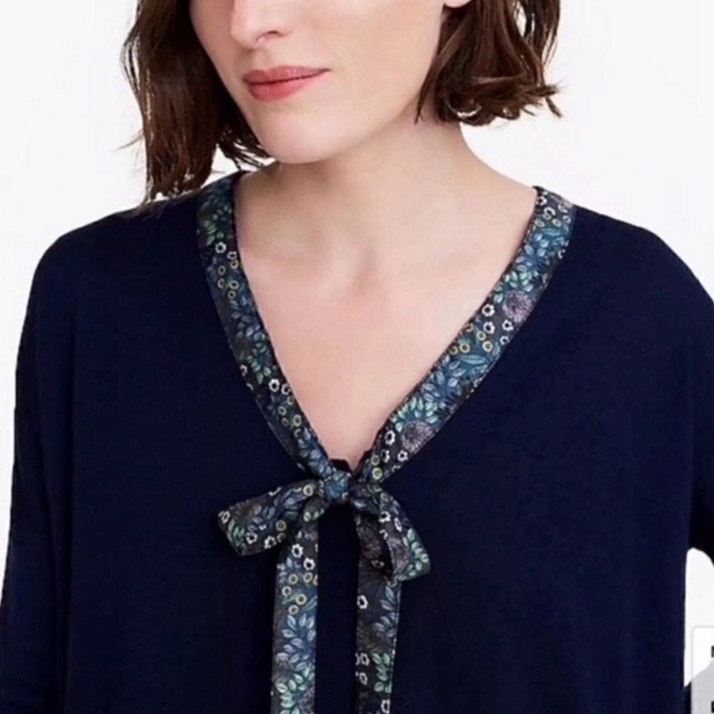 Abigail Borg by J Crew Tie Neck Sweater sz Medium EUC